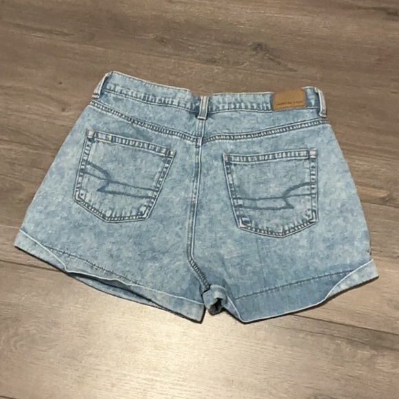 American Eagle | Mom Short - Blue Denim Shorts - 6 - Picture 5 of 5